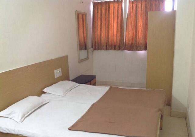 Hotel Ambika Lodge, Pune 5